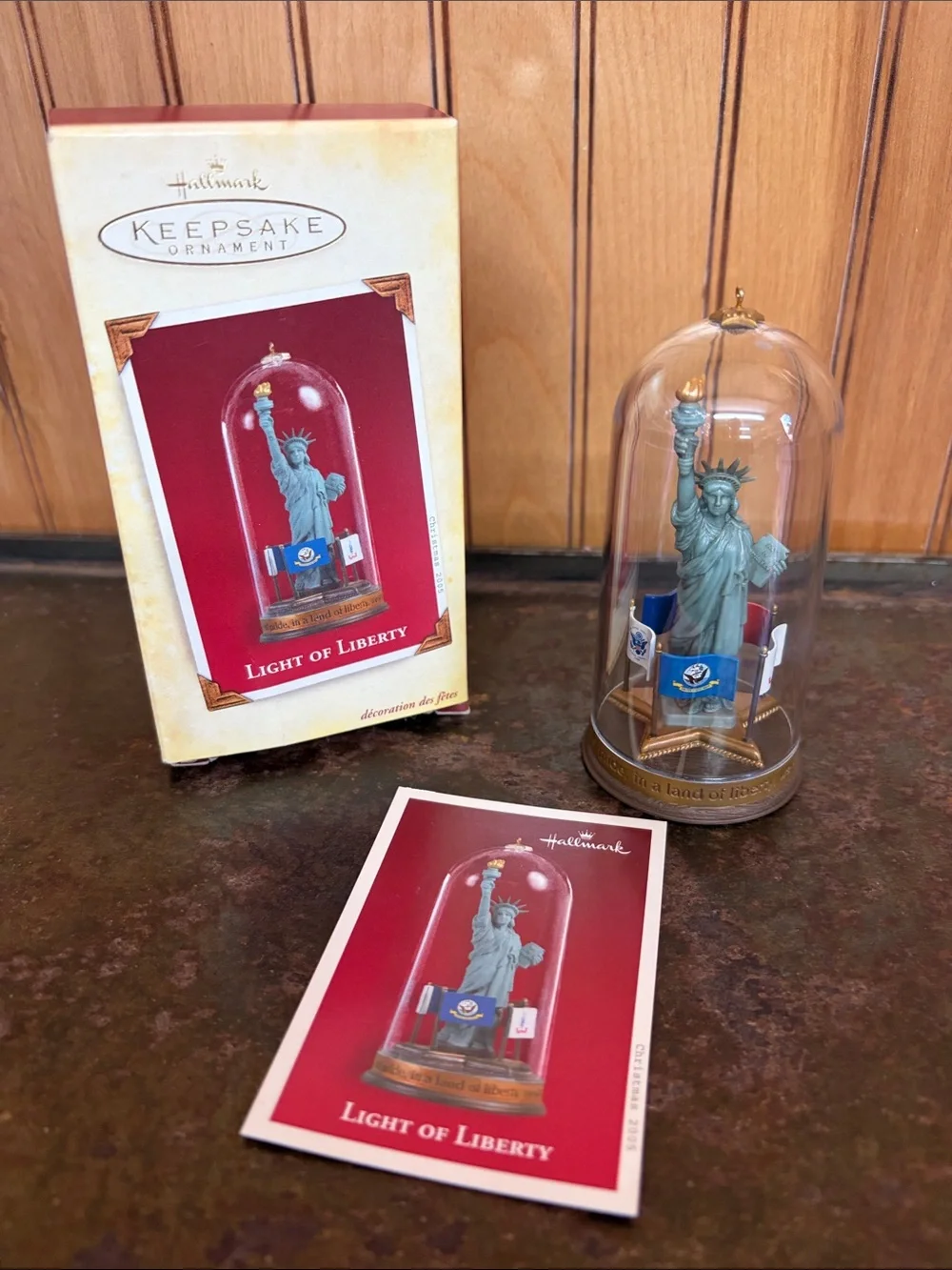 Hallmark Keepsake VTG 2005 “Light of Liberty” Statue of Liberty & Military Flags